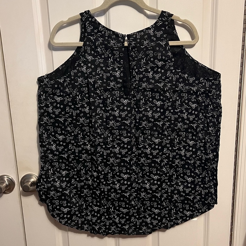 Old Navy Modal Loose Fit Casual Buttoned Tank Top - Picture 6 of 6